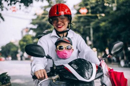 Od kolika let může dítě jezdit jako spolujezdec na motorce