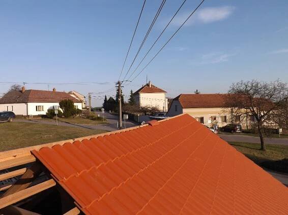 Oprava střechy na staré hasičárně | Obec Babice u Třebíče