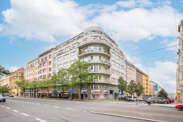 Krásný byt v srdci Vinohrad, ideální pro páry. – QARA