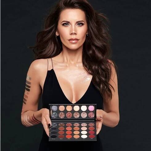 Tati Beauty Restocks Its Textured Neutrals Vol. 1 Palette