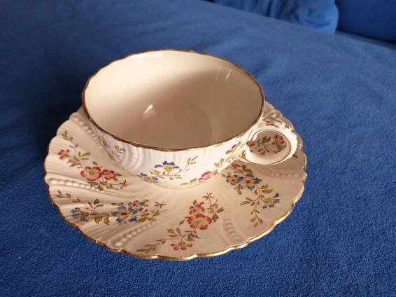 Starožitný francouzský porcelán