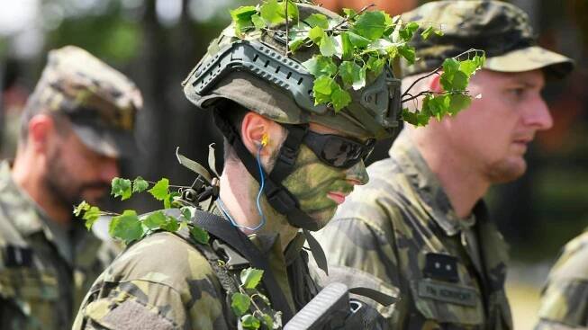 Zvýšení platů vojáků, policistů a hasičů je nevyhnutelná cesta ke dnu