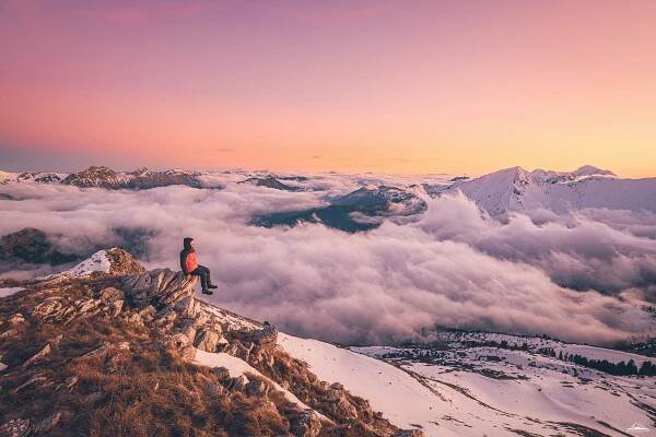 Obrázek vykreslení Der Wanderer uber dem Nebelmeer