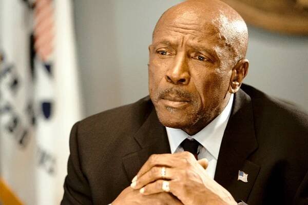 American Actor Louis Gossett Jr. in a Still From the Movie "Solar Attack" Wallpaper