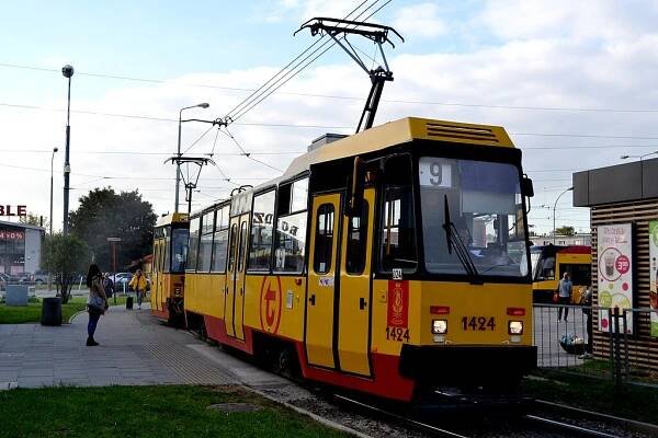 Tramvaj Konstal 105Ng ve Varšavě