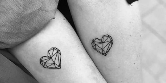 Minimalistické tetování pro přátele