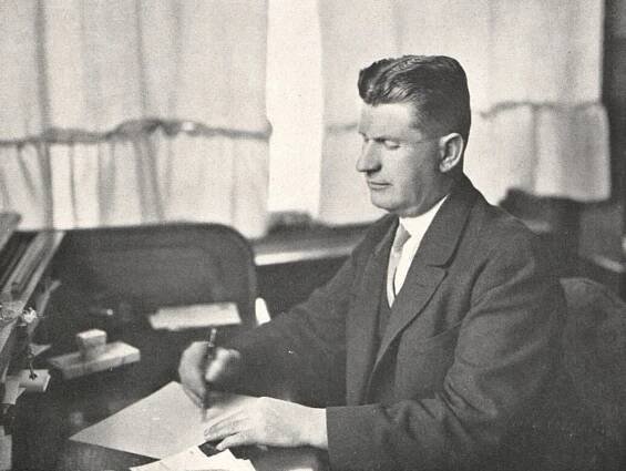 Soubor:Tomáš Baťa při práci.jpg – Wikipedie