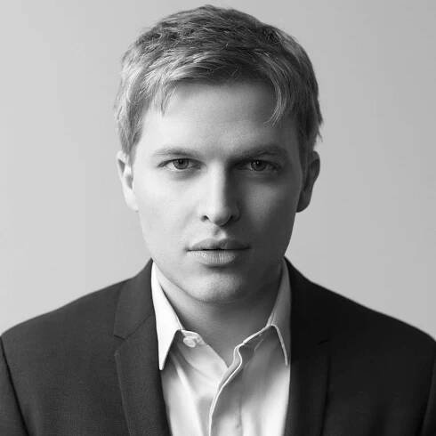 RONAN FARROW - Ringling College Library Association