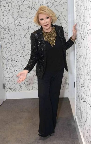 Joan Rivers attends the 2014 Larger Than Life Gala at Old Westbury Hebrew Congregation on May 20, 2014 in Westbury, New York. (