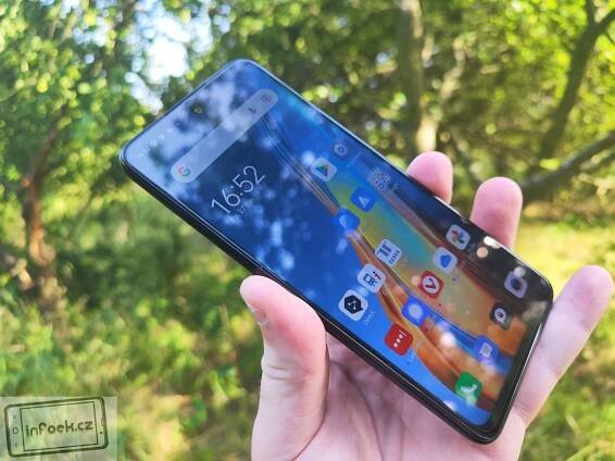 RECENZE: TECNO Spark 8 Pro – 128 GB úložiště a 33W nabíjení do 4 tisíc Kč – Infoek.cz