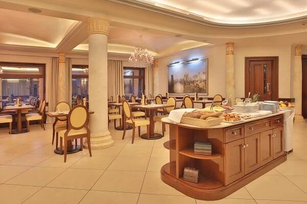 Official Website Restaurace a bar Elements Karlovy Vary by Axxos Hotels
