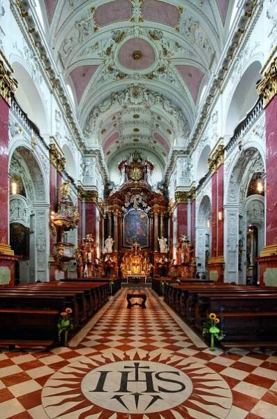 Kostel sv. Ignáce s jezuitskou kolejí a kaplí sv. Františka Xavera