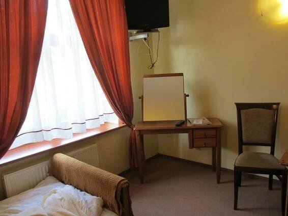 Room & Suite