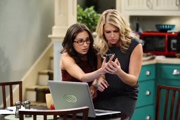 Melissa a Joey - Muž ze Soulu - Z filmu - Lucy DeVito, Melissa Joan Hart