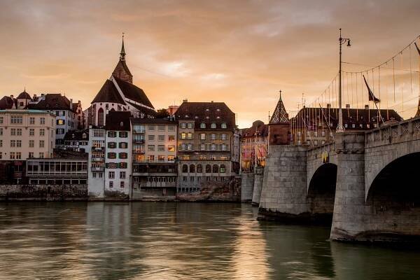 Mittlere Brücke / Pier