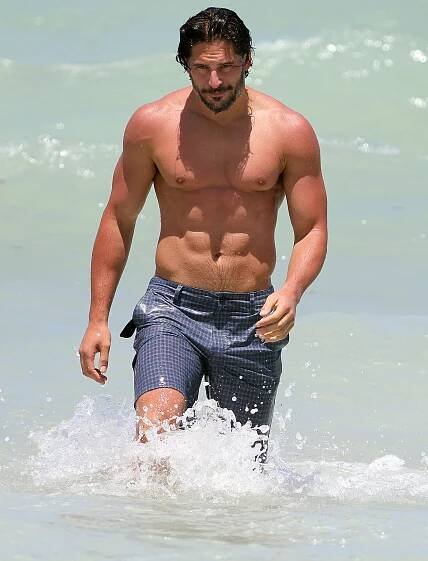 Hollywood’s Hottest Hunks Go Shirtless, Show Off Physiques: Pics
