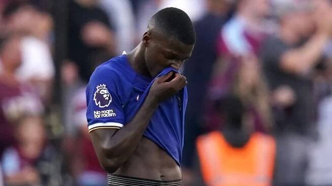 Moises Caicedo: Costly Chelsea signing blasted for ‘nightmare’ debut by Liverpool legend Carragher