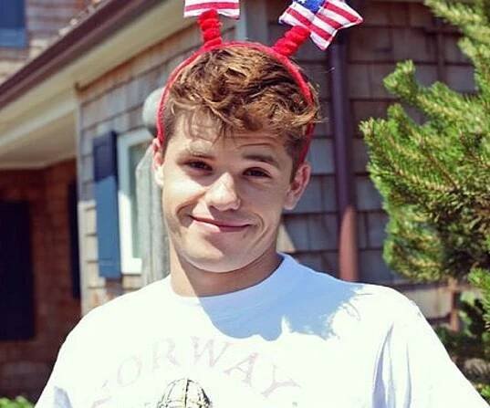 Max Carver Biography – Facts, Childhood, Family Life of Actor, Producer