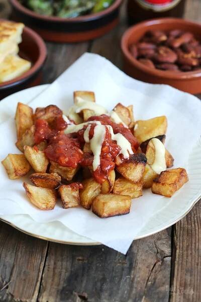 Patatas Bravas mit Aioli | Bake to the roots