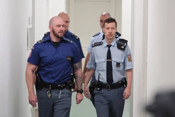Advokát Jansta z kauzy motolské nemocnice zůstává ve vazbě, neuspěl se stížností