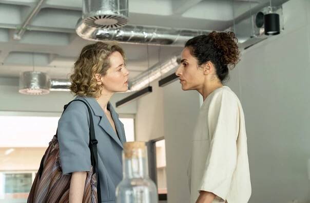 Charité - Trauma - Z filmu - Angelina Häntsch, Sesede Terziyan