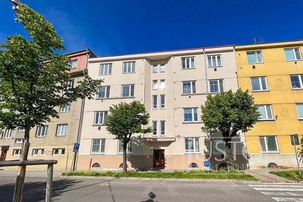Pronájem bytu 2+kk 43 m², Loucká, Znojmo