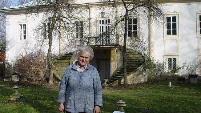 Sedmaosmdesátiletá Eva Matějková je pro někoho člověk, který brání obnově parku v Úhrově. Ona si však stojí na svém a říká, že bojuje za záchranu kulturní památky, která je v ohrožení.