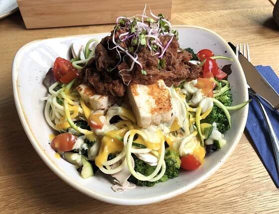 Sophie schmeckt’s – Café Isegrim – Torten, Tulpen und Meer