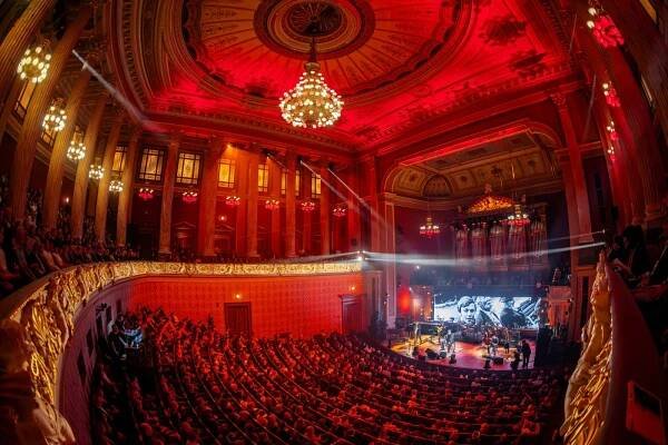Rudolfinum vzpomínalo na Karla Kryla. Jeho zlidovělé písně zpívali David Koller a Richard Müller