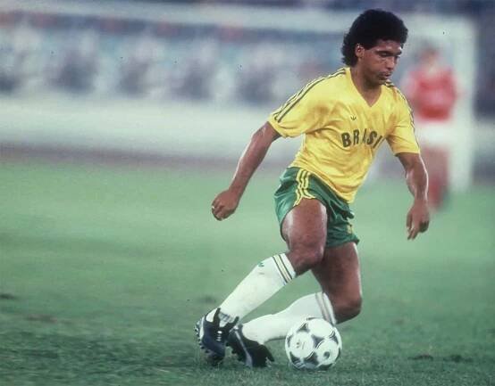 Ranking The Top 30 Brazilian Soccer Players – Sport Scroll