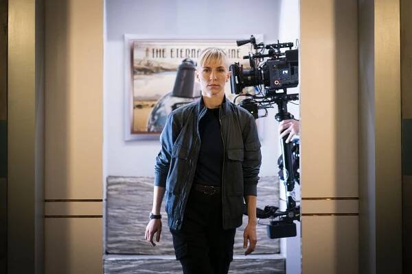 Mickey Sumner - Ledová archa - Znova vzplanout - Z natáčení
