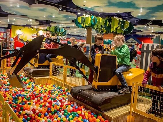 Známé hračkářství Hamleys v Praze končí. Místo něj vznikne zábavní centrum