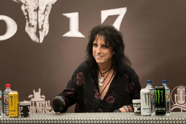 Soubor:Alice Cooper - 2017217164522 2017-08-05 Wacken - Sven - 1D X MK II - 1077 - AK8I1705.jpg