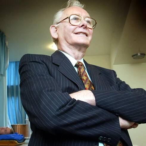 Nobel Prize winning physicist and MRI pioneer Sir Peter Mansfield dies aged 83
