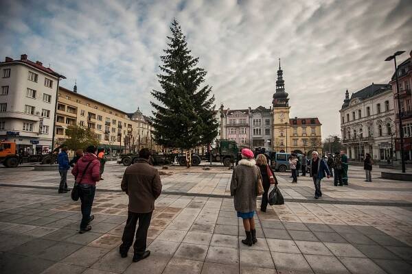 FOTOGALERIE: Jaké byly vánoční stromy v centru Ostravy v průběhu let