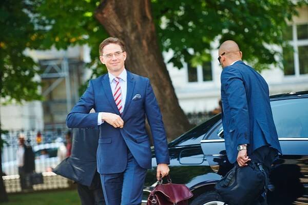 Soubor:Jyrki Katainen in June 2013.jpg