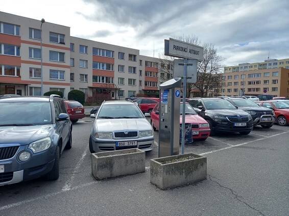 Parkování v Berouně? Problém, parkovací místo si nepronajmete, garáže jsou plné