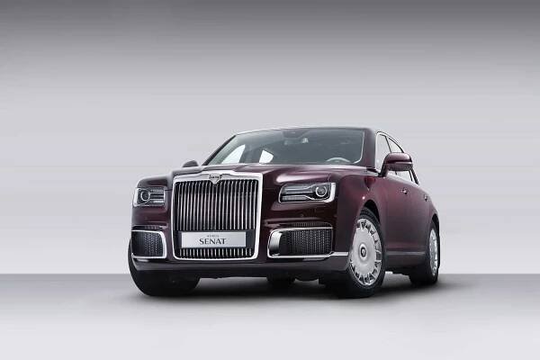 Aurus Senat slaví v Ženevě evropskou premiéru. Prohlédněte si Putinův hybrid do posledního detailu