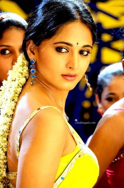 Anushka Shetty Hottest Collection Part 3 Saree Edition – IndianGalz