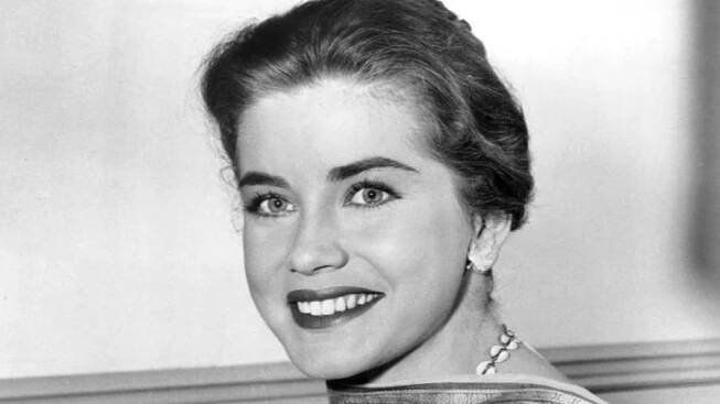 Místo svatby klášter: Co přimělo slavnou herečku Dolores Hart stát se jeptiškou – Lifee.cz