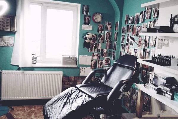 BlackBee Tattoo foto 1