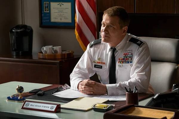 Holt McCallany