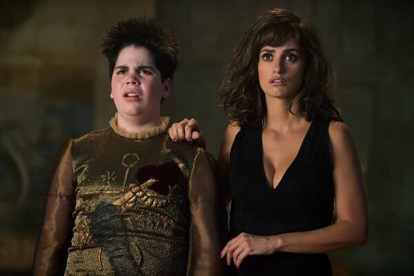 Cyrus Arnold And Penelope Cruz 4K Wallpaper