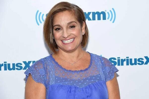 Mary Lou Retton Poses with Her Daughters on Easter Without Oxygen, 5 Months After Her Hospitalization