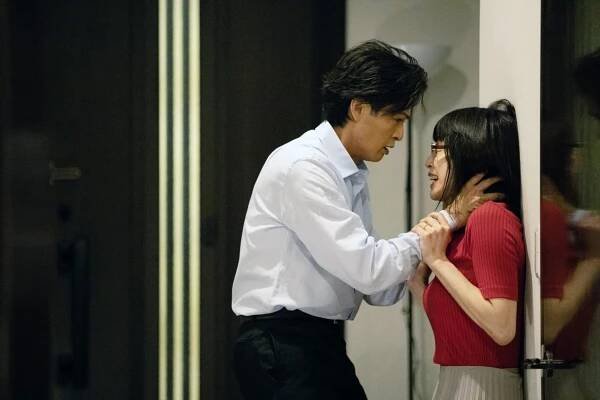 RIDE OR DIE, from left: Shinya Niiro, Honami Sato, 2021.  ph: Aiko Nakano /© Netflix /Courtesy Everett Collection