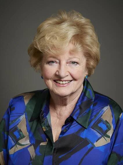 Soubor:Official portrait of Baroness Murphy crop 2, 2023.jpg – Wikipedie