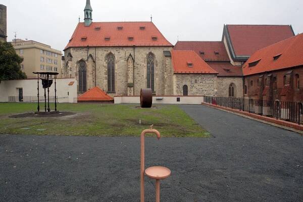 Foto: Skrytý poklad v centru Prahy. Anežský klášter otevírá své zahrady, rekonstrukce se povedla