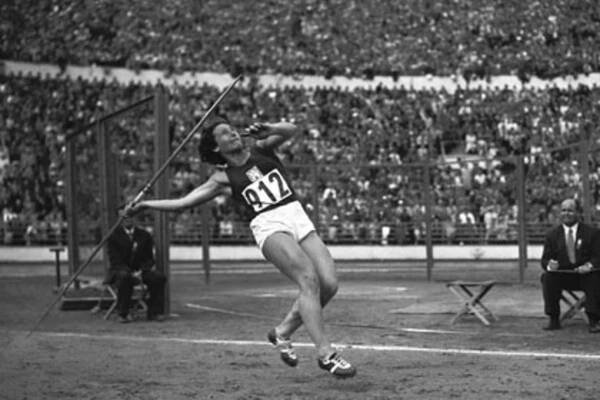 Dana Zátopková na helsinské olympiádě (1952)