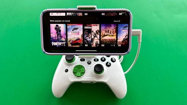 Best Xbox Cloud Gaming Controllers and Accessories in 2025