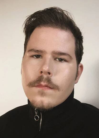 Fenomén zvaný drag queens: David (25) se převléká za ženu a jako Miss Petty baví publikum